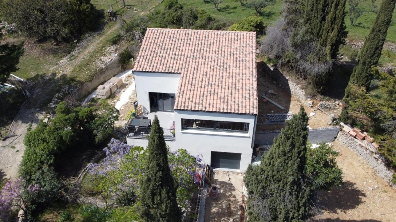 Proche Du Salagou, Agreable Avec Salle D'eau Et Wc Prive